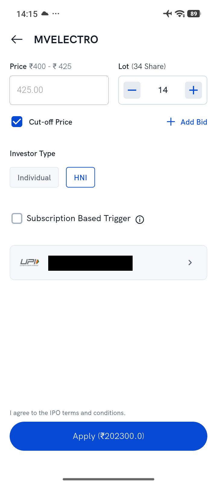 Selecting HNI as the investor type on Rupeezy's IPO Apply form, with cut-off price and lot count fields above it